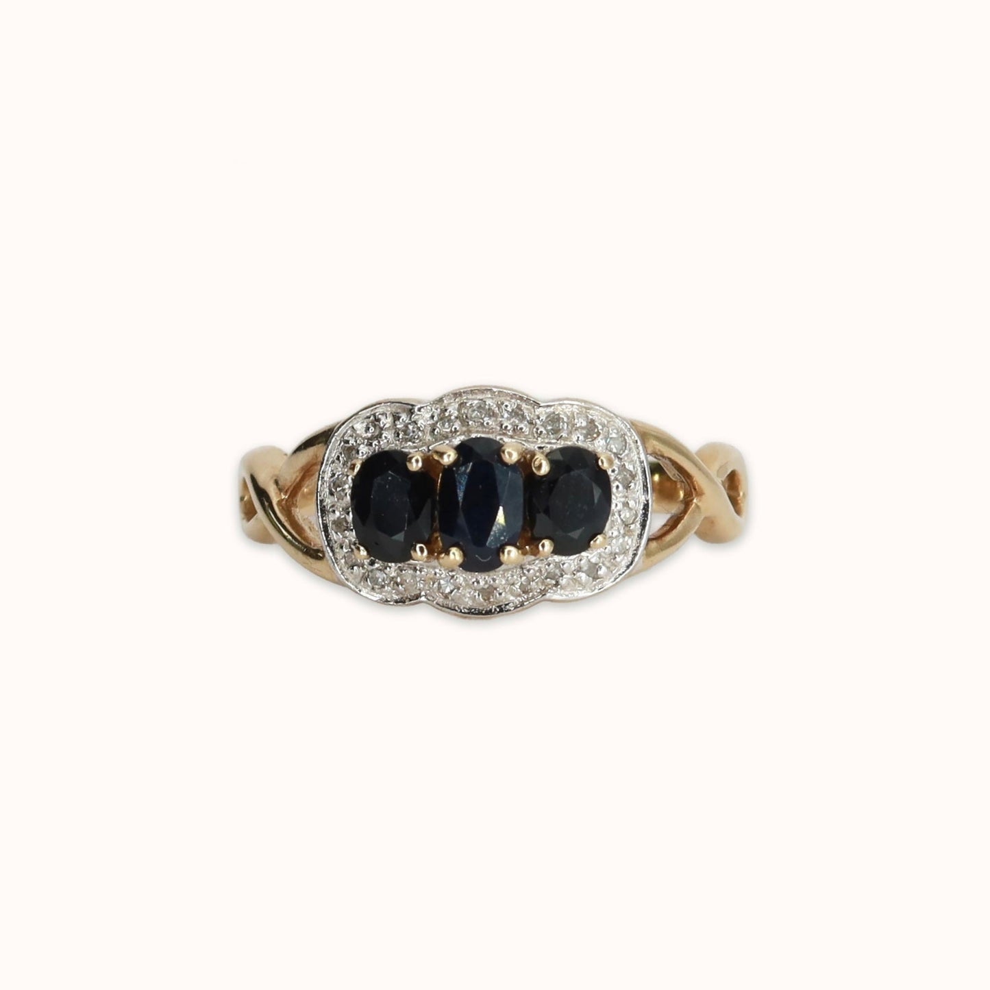 Olivia | Saffier & Diamant Trilogie Ring